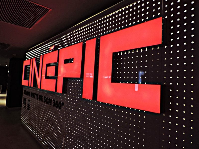 Inauguração da nova sala de cinemas em SP da Cinesystem surpreende jornalistas