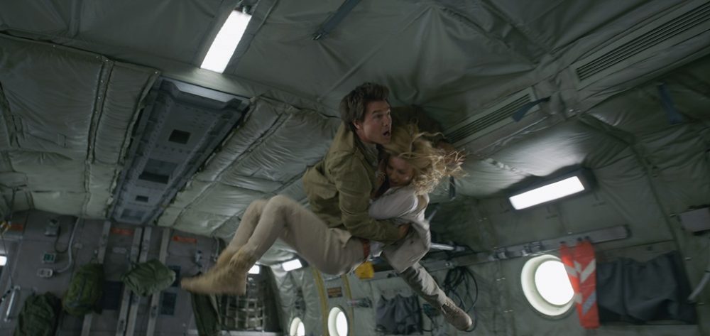Tom Cruise e Sofia Boutella protagonizam o terror A Múmia