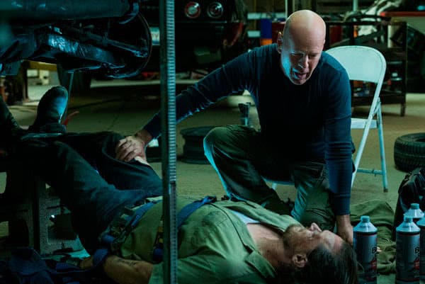 Bruce Willis faz personagem de Charles Bronson na nova versão do clássico “Desejo de Matar”
