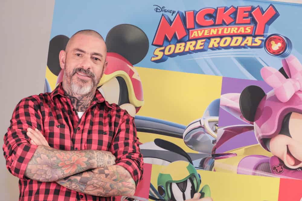 Henrique Fogaça dá voz à personagem da Disney