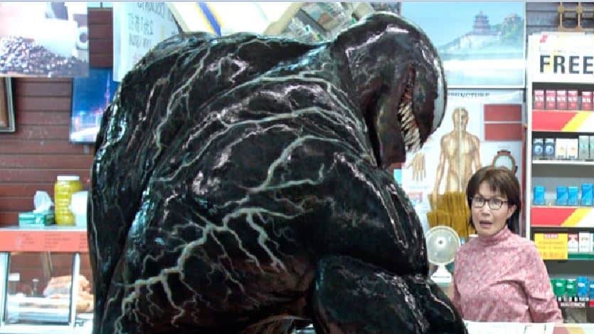 Venom aparece gigante em nova foto do filme